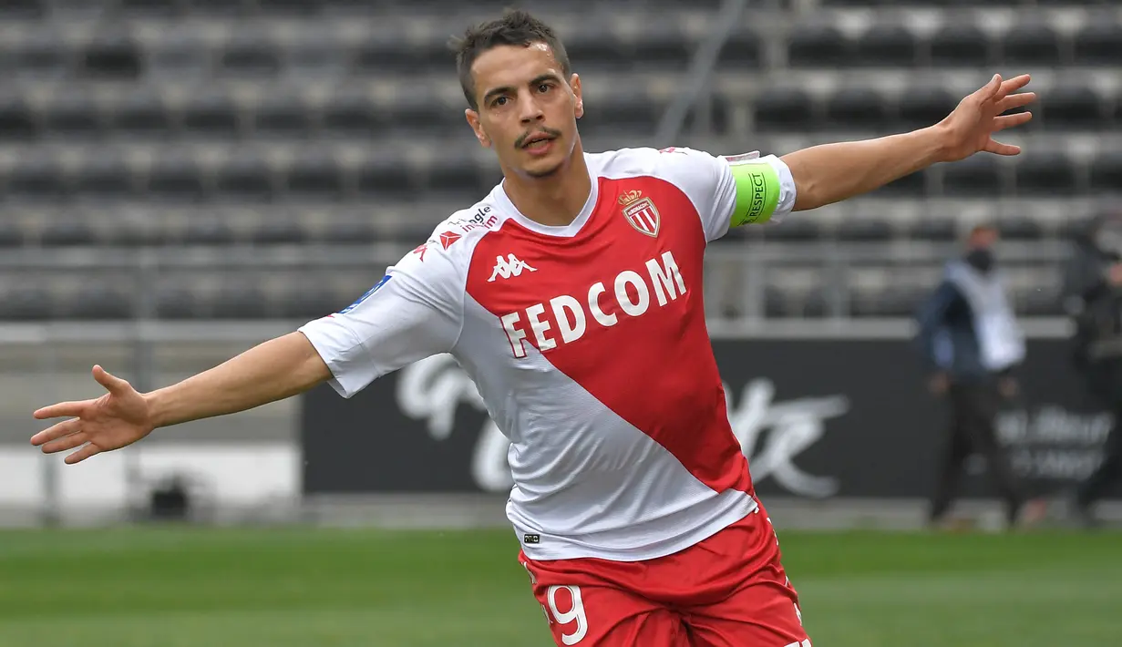 Wissam Ben Yedder. Striker yang kini menjalani musim ke-3 bersama AS Monaco ini pernah 1 kali menjadi top skor Liga Prancis. Bersanding dengan Kylian Mbappe, raihannya terjadi pada musim 2019/2020. Namun belum sekalipun gelar Liga Prancis diraihnya. (AFP/Loic Venance)