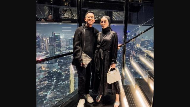 Doni Salmanan bersama sang istri Dinan Nurfajrina.