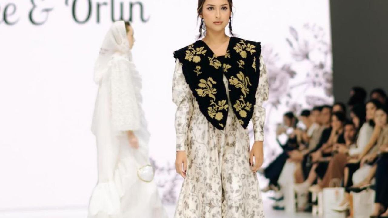 7 Potret Artis Saat Jakarta Fashion Week 2025: Muse Memukau dari Raisa Hingga Luna Maya!