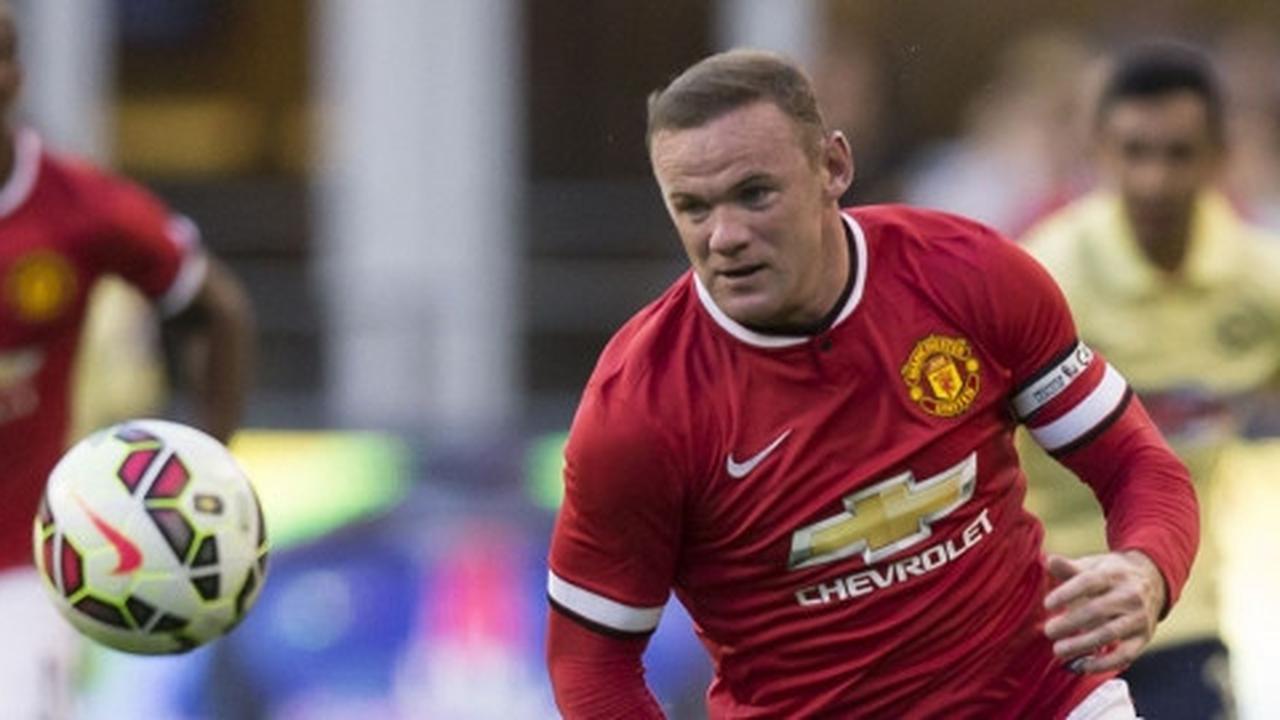 Forlan: Demi Rooney, MU harus datangkan striker