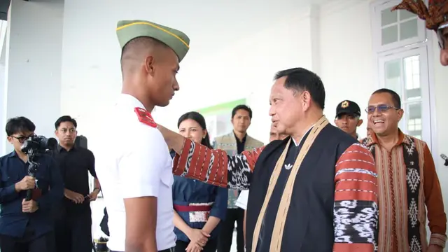 Menteri Dalam Negeri (Mendagri) Muhammad Tito Karnavian saat mengunjungi Politeknik "Ben Mboi" Unhan di Kecamatan Kakuluk Mesak, Kabupaten Belu, NTT, Sabtu (27/6/2026). (Dok. Istimewa)