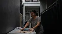 7 Trik Menjemur Baju di Rumah Gang Minim Matahari, Cepat Kering Tanpa Bau Apek