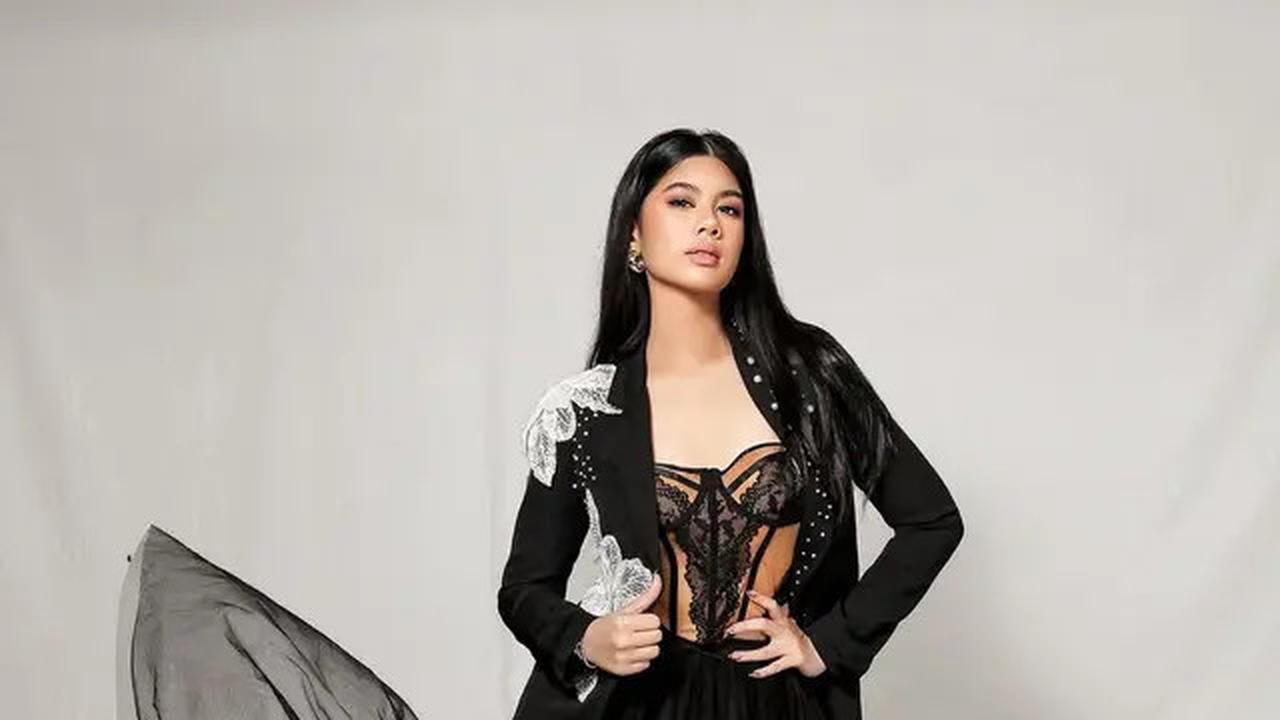 4 Gaya Fierce Almira Yudhoyono dengan Bustier Renda dan Blazer Hitam, Elegan dan Powerful
