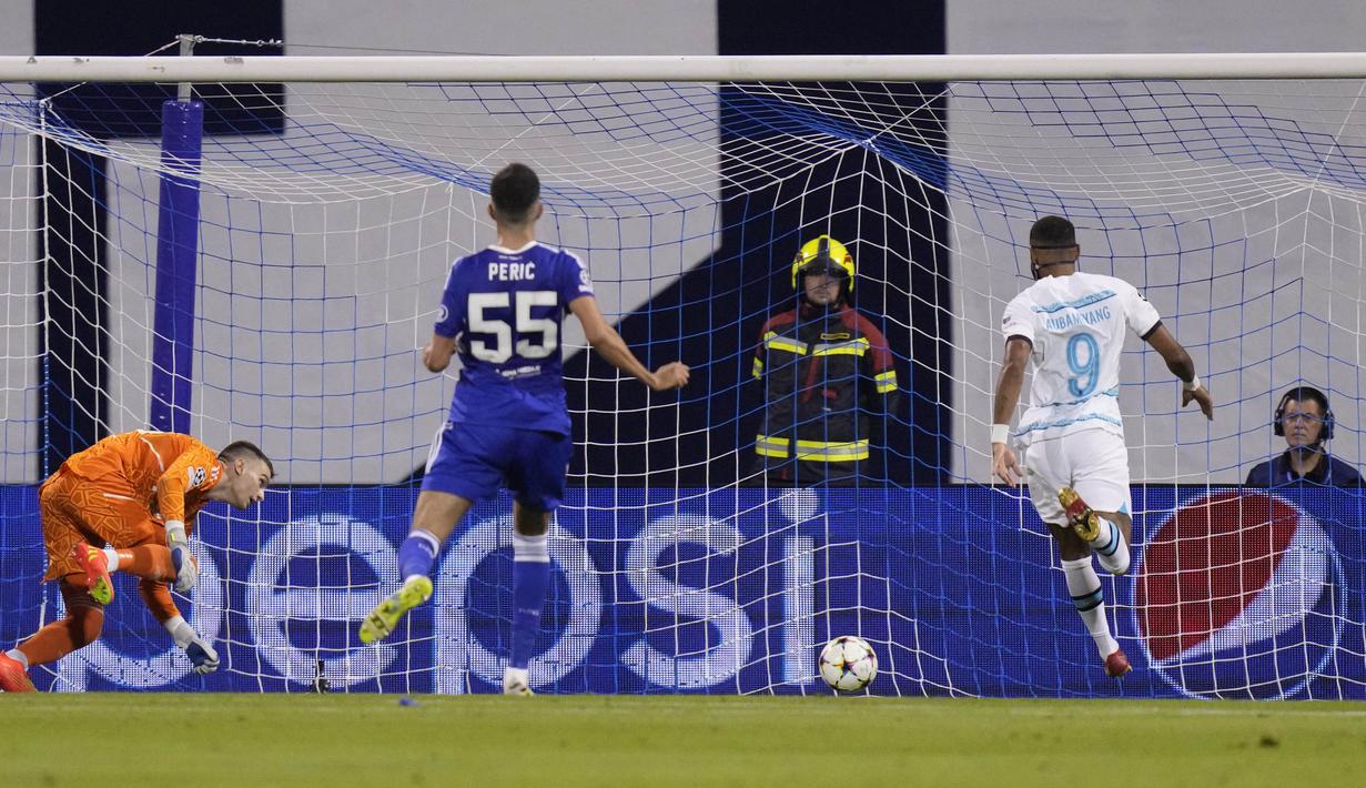 Bertandang ke Stadion Maksimir untuk menantang Dinamo Zagreb Aubameyang hampir saja membuat rekor andai saja golnya tidak dianulir akibat offside. (AP Photo/Darko Bandic)