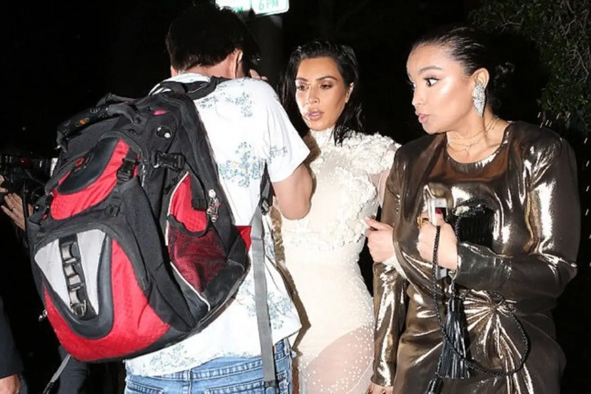 Kim Kardashian ditabrak seorang pria tak dikenal di Los Angeles. (via. Dailymail)