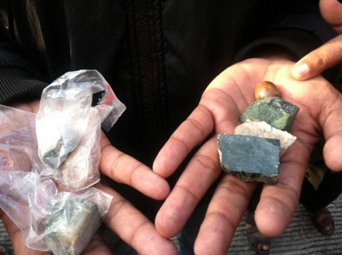 Ratusan warga Yogya serbu Grebeg Gunungan 4.000 batu akik