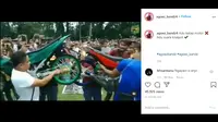 Namun hal berbeda terlihat dari video yang dibagikan akun Instagram @agoez_bandz4. Terlihat lomba yang diselenggarakan ialah adu suara knalpot.