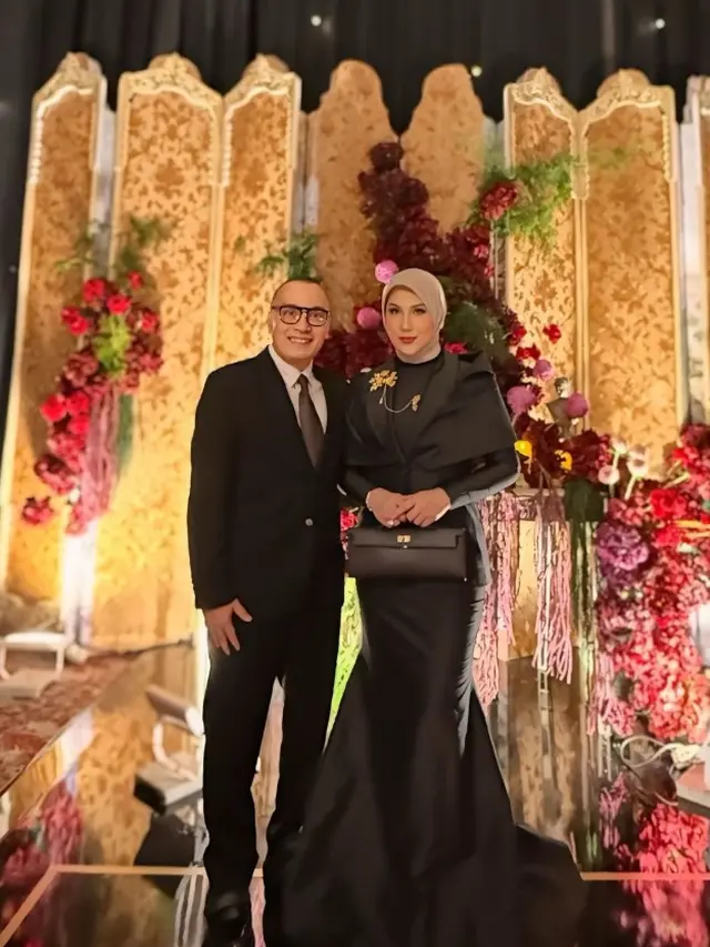 Outfit Kondangan Marini Zumarnis