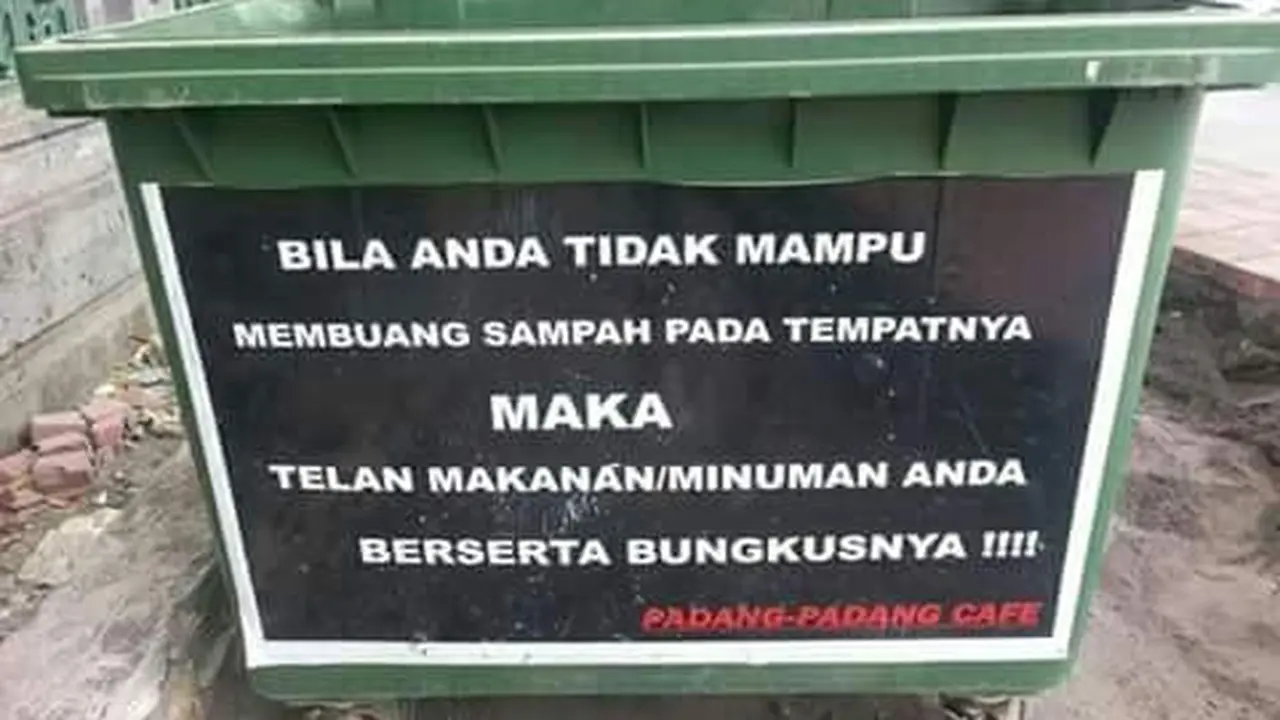 7 Larangan Buang Sampah Sembarangan Unik Bikin Ngakak Sampai Baper