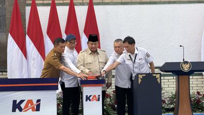 Tugas Berat Prabowo ke Menhub-KAI: Bangun Jalur Trans Sumatra dan Kalimantan