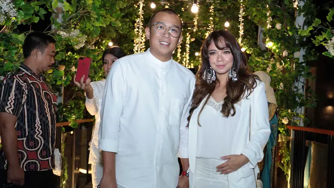 Nora Danish dan suami