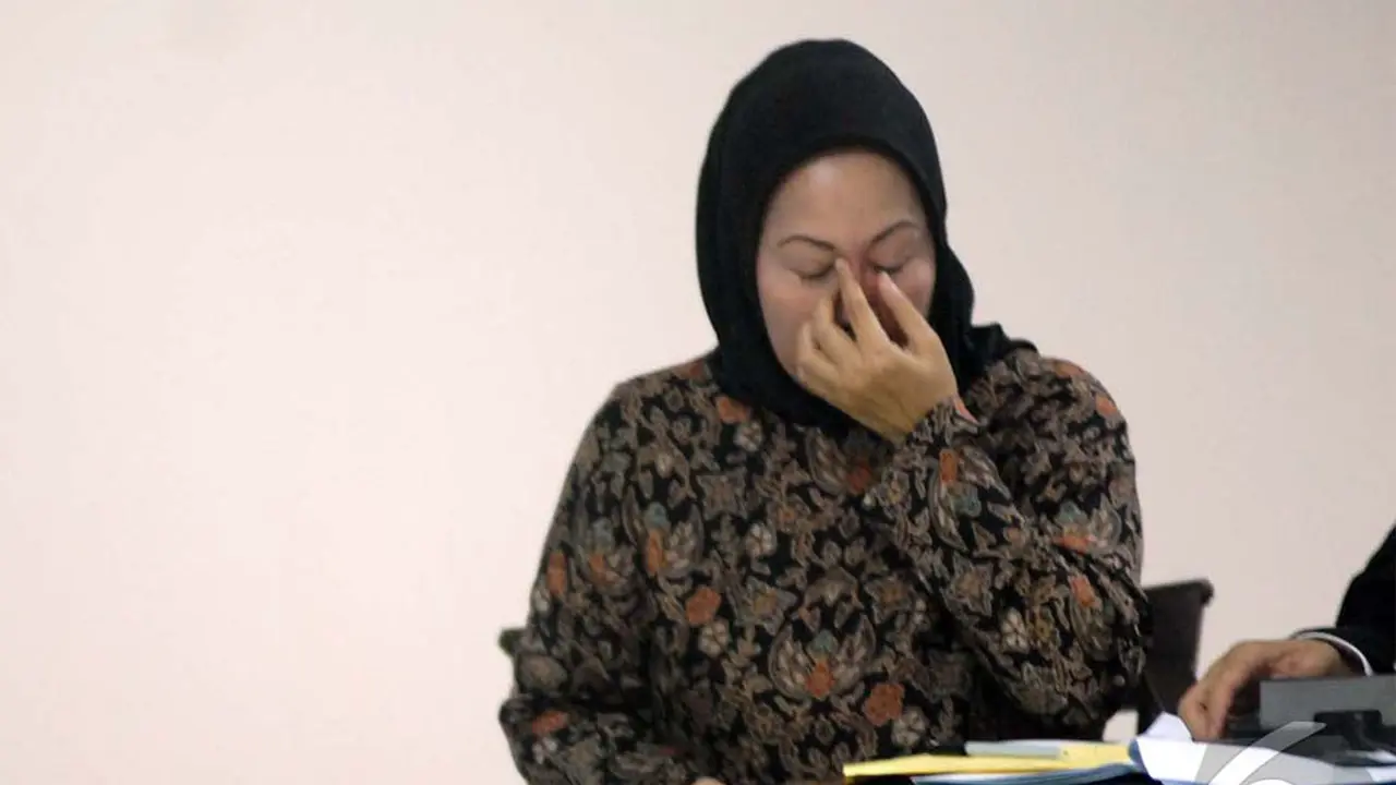 Wajah Cemas Atut Saat Akil Jadi Saksi