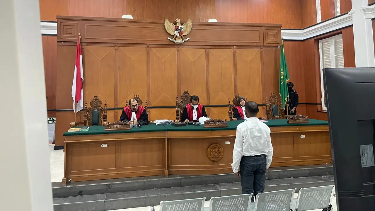 Majelis Hakim Pengadilan Negeri (PN) Makassar, Sulawesi Selatan, menjatuhkan vonis tujuh bulan penjara kepada empat terdakwa kasus dugaan makar terkait aktivitas Negara Federal Republik Rakyat Papua Barat (NFRPB) (Istimewa)