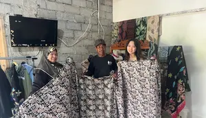 Top 3 Berita Hari Ini: Merawat Tradisi Batik Lewat Gaya Anak Muda