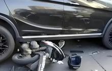 Kamera Dashboard Rekam Detik-Detik Truk Tronton Tabrak Motor dan Mobil di Slipi