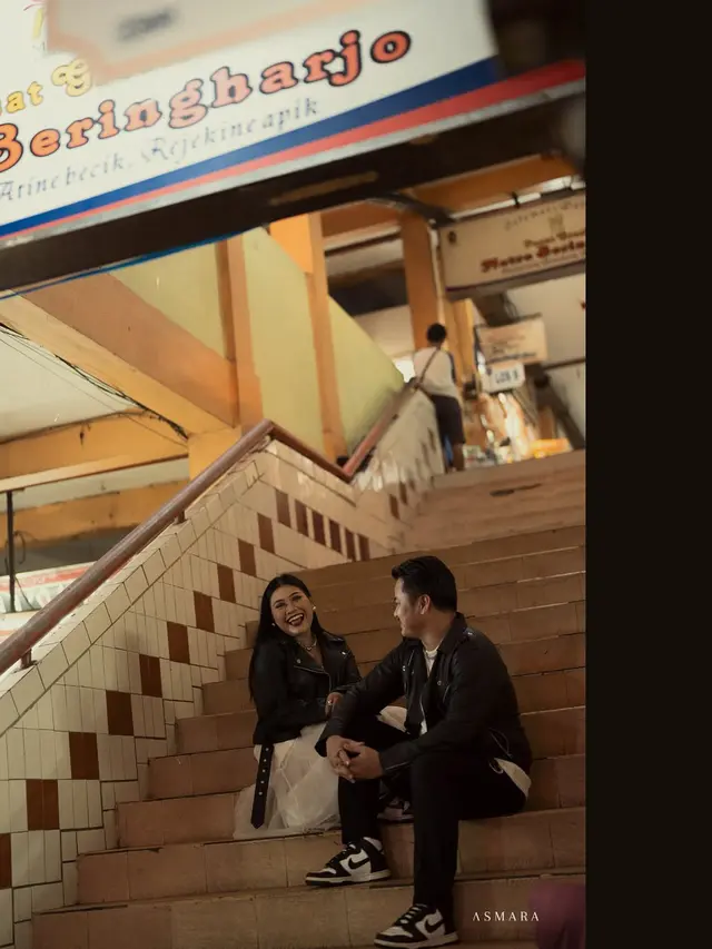 8 Potret Prewedding Boiyen di Jogja, Ambil Spot Malioboro dan Pasar Beringharjo