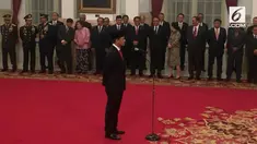 Presiden Jokowi melantik Letjen TNI Doni Monardo menjadi Kepala Badan Nasional Penanggulangan Bencana.