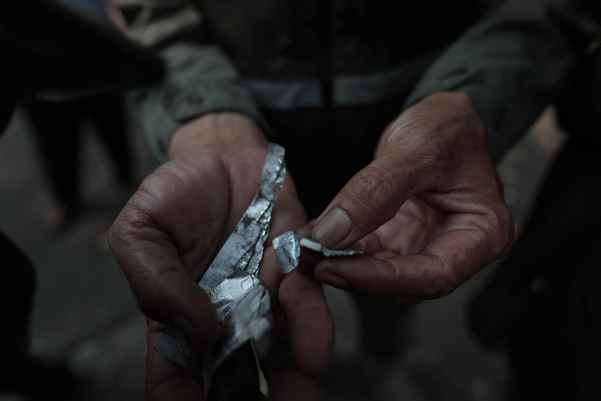 Petugas Gabungan Temukan Tramadol di Lapak Pedagang Kawasan KS Tubun