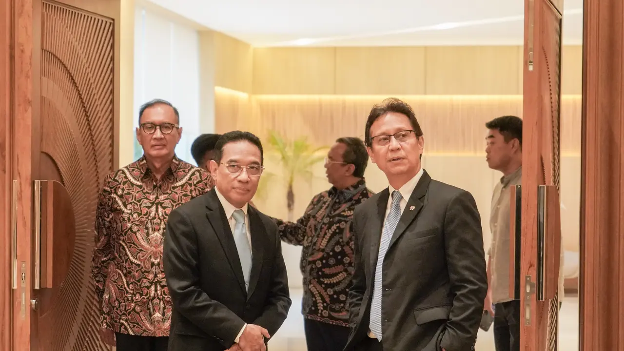 Wakil Menteri Kesehatan, dr. Benjamin Paulus Octavianus dan Menteri Kesehatan RI, Budi Gunadi Sadikin (Foto: Biro Komunikasi dan Informasi Publik Kemenkes RI / Ammar Faris Zhafir)