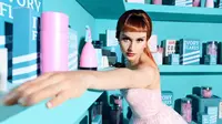 Cinta Laura Angkat Prinsip Wanita saat Jatuh Cinta di Single Suka Kamu
