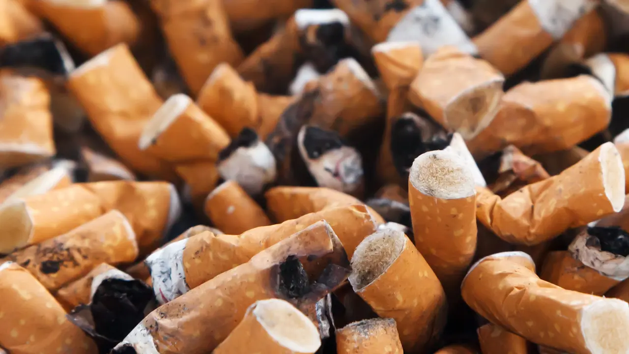 [Bintang] Editor Says: Ketika Suasana Kuburan Jadi Desain Smoking Room