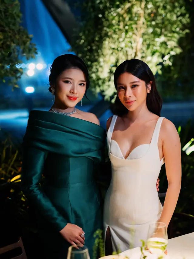 6 Pesona Glamor Tiara Andini Bergaun Hijau Hadiri Welcoming Dinner Garnier Singapura, Pose Bareng Aktris Thailand Kao Supassara Thanachart