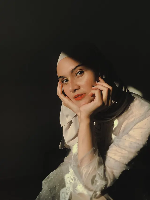 [Fimela] Zee Zee Shahab