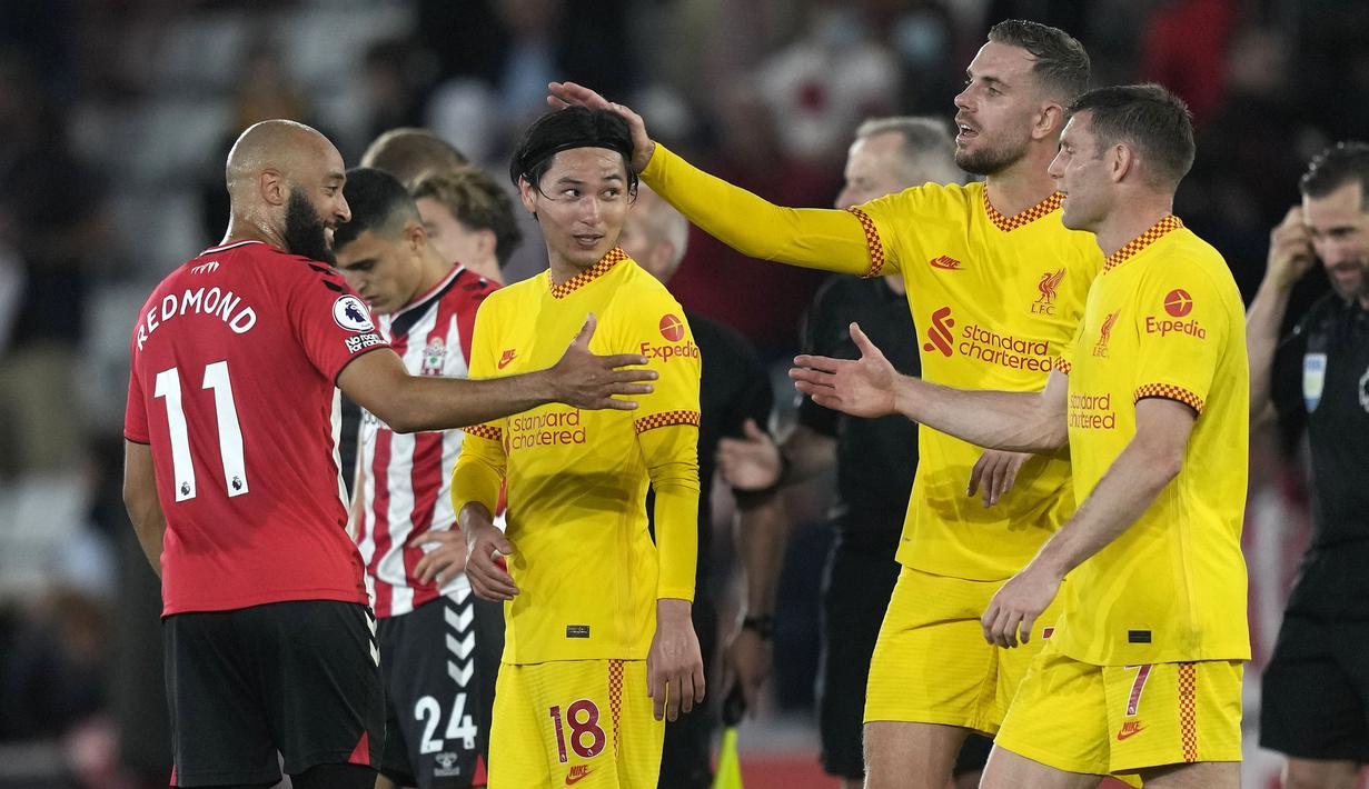 Jurgen Klopp tercatat melakukan perombakan sembilan pemain dari starting XI ketika mengalahkan Chelsea di Piala FA pada laga krusial saat menghadapi Southampton pada laga pekan ke-37 Liga Inggris yang berlangsung di St. Mary's, Rabu (18/5/2022) dini hari WIB. Hasilnya, mereka mampu tampil apik dan memberikan kemenangan berharga untuk bersaing memperebutkan juara hingga laga terakhir. (AP/Frank Augstein)
