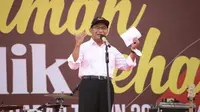 Menko PMK Muhadjir Effendy melepas keberangkatan bus program Mudik Gratis Angkutan Lebaran 2022 di Terminal Jatijajar Depok, Jawa Barat pada Kamis, 28 April 2022. (Dok Kemenko PMK RI)