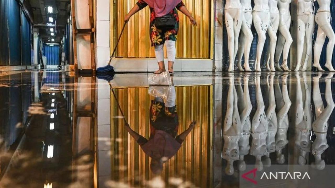 Fakta Unik: Pasar Cipulir Punya Empat Pompa Raksasa 500 Liter/Detik, Tapi Kok Masih Banjir? Ini Biang Kerok Banjir Pasar Cipulir!