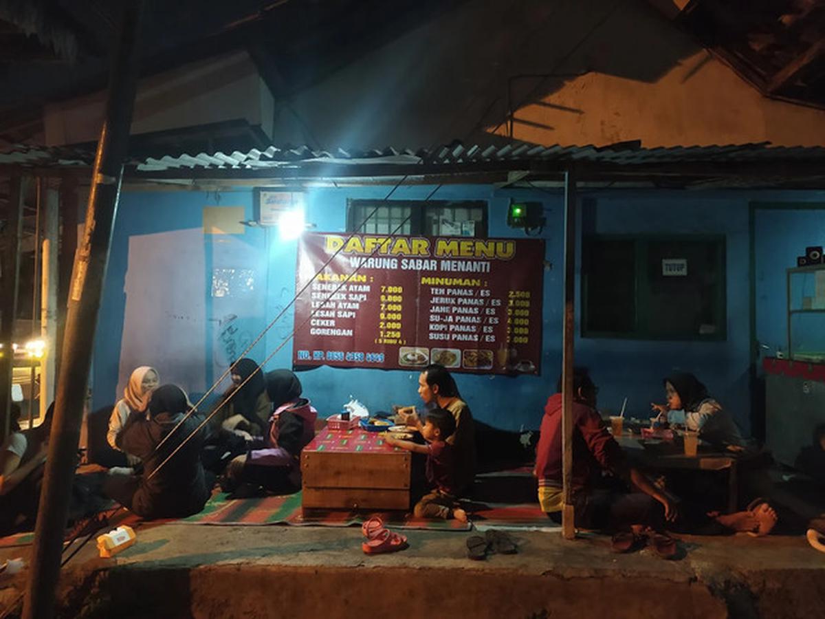 Sop Senerek Sabar Menanti (Warung Malam).