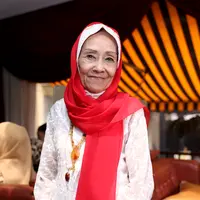  Laila Sari pelawak senior yang lahir di Padang 4 November 1983, Laila Sari mempunyai ciri khas yaitu teknik vokal yang bergenre rocker .  ( Andy Masela/Bintang.com)