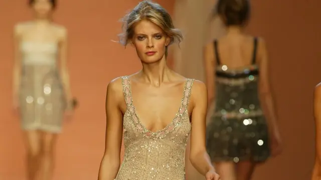 Olivia Rodrigo Rayakan Ulang Tahun ke-23 Tampil Bak Barbie, Kenakan Gaun Arsip 2004 yang Ikonik