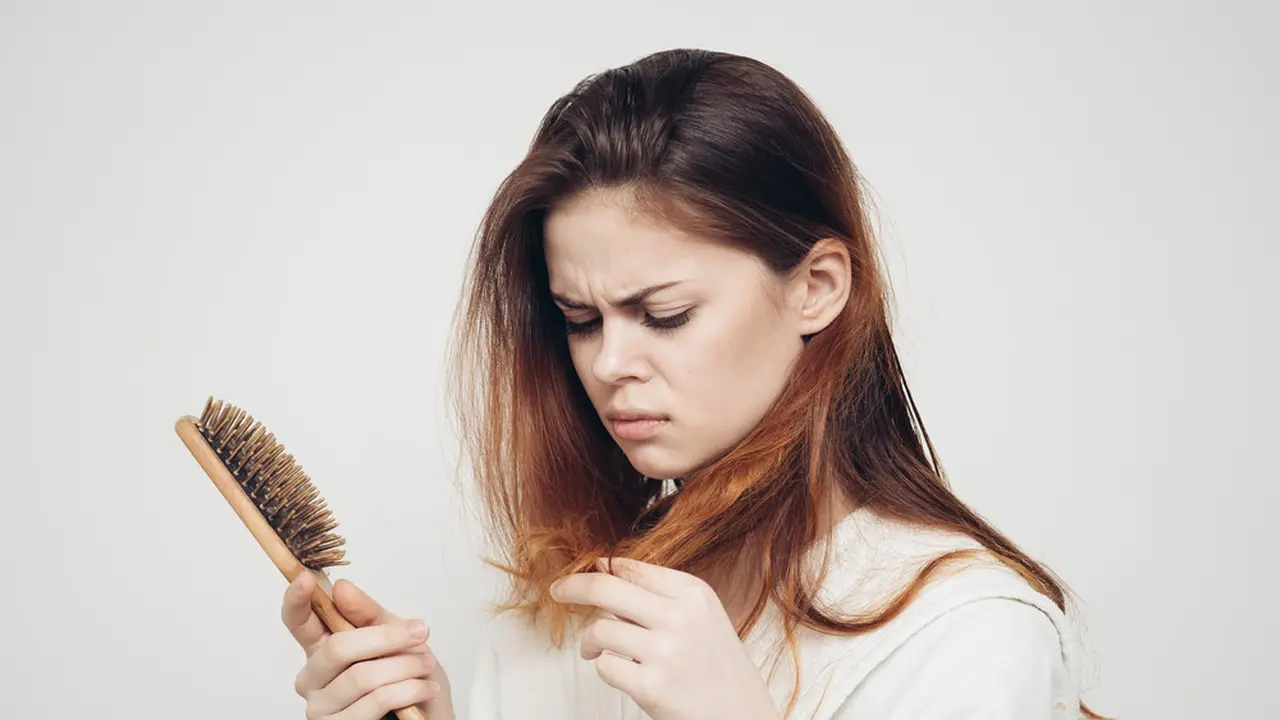 Kenali 4 Tanda Rambut Menua pada Wanita Usia 20-an dan Cara Mengatasinya