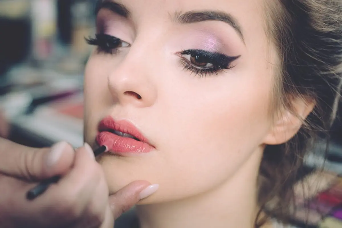 Ilustrasi makeup