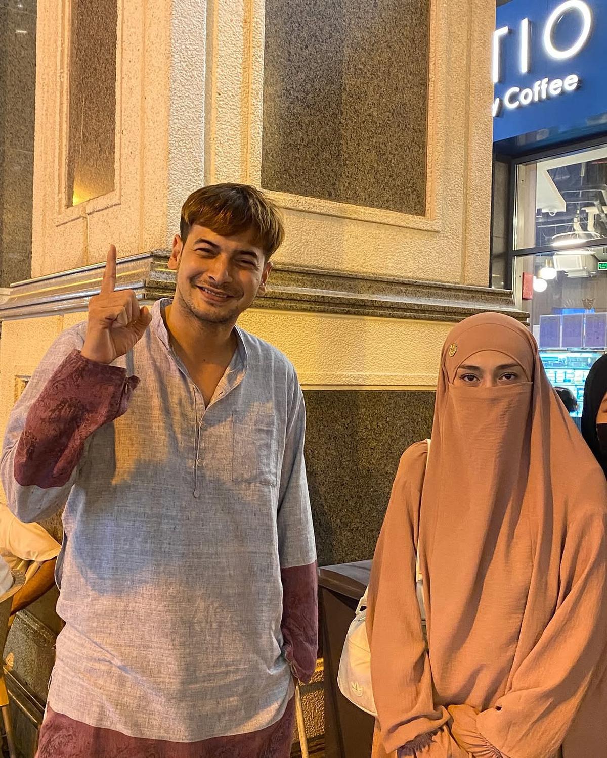 Celine Evangelista Pilih Tampil Bercadar saat Jalani Umrah Usai Mualaf, Dipuji Cantik bak Bidadari Surga