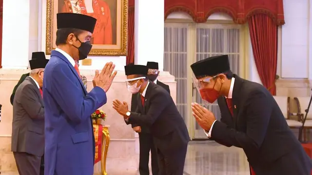 Jokowi melantik Nadiem Makarim dan Bahli Lahadalia