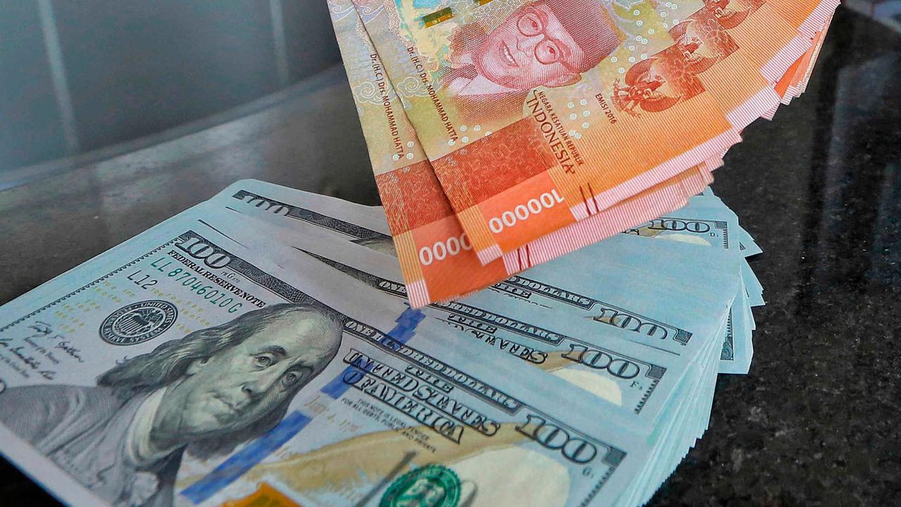 nilai rupiah melemah terhadap dollar