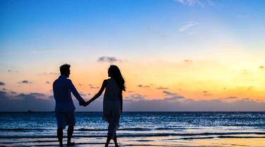 5 Zodiak Yang Cocok Berpasangan Dengan Cancer Lifestyle Fimela Com