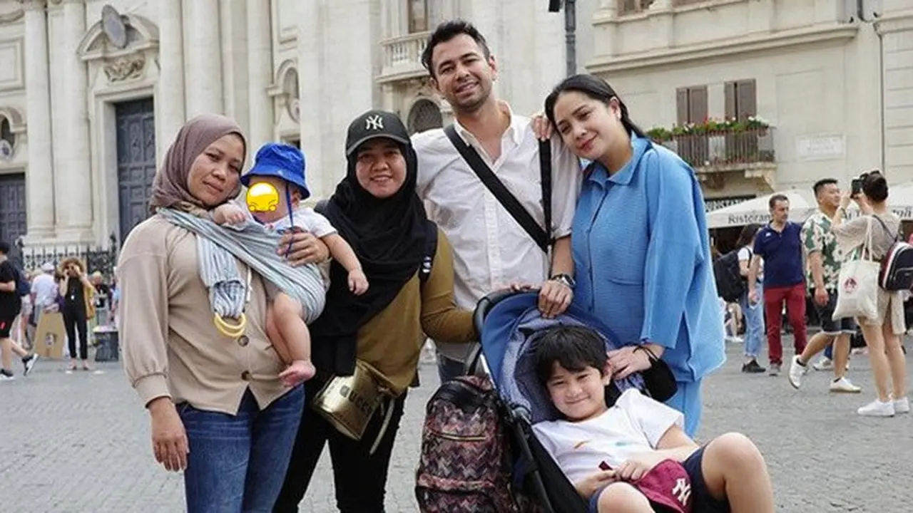 Diboyong ke Italia, Ini 6 Potret Rini Pengasuh Rayyanza Tetap Berpenampilan Sederhana