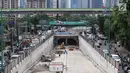 Pemandangan proyek pembangunan Underpass Mampang di Jakarta, Senin (12/3). Pembangunan Underpass Mampang ini telah mencapai 90 persen dan ditargetkan selesai pada April 2018. (Liputan6.com/Immanuel Antonius)