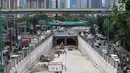 Pemandangan proyek pembangunan Underpass Mampang di Jakarta, Senin (12/3). Pembangunan Underpass Mampang ini telah mencapai 90 persen dan ditargetkan selesai pada April 2018. (Liputan6.com/Immanuel Antonius)