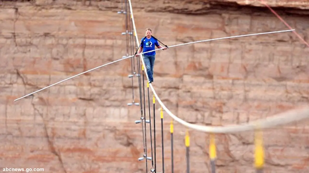 nik-wallenda130624c.jpg