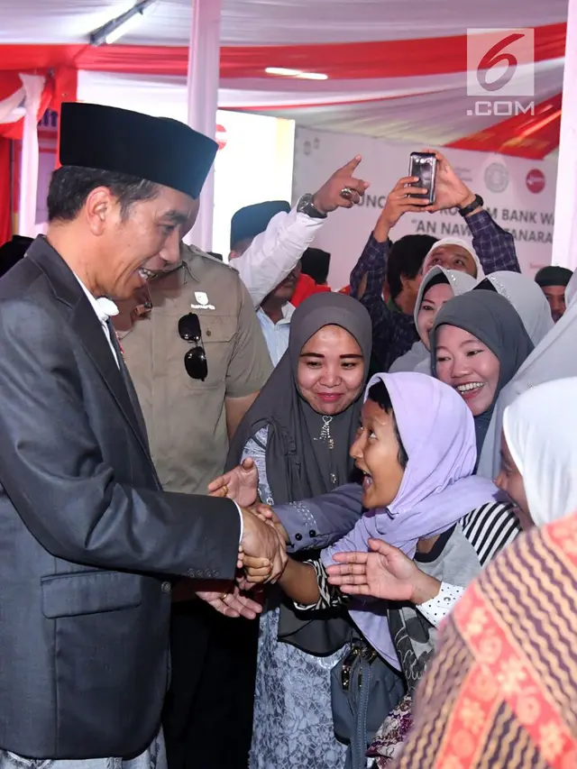 Jokowi Resmikan Bank Wakaf Mikro di Serang