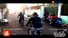 Untuk mendukung program vaksinasi pencegahan Covid-19, beragam masyarakat turut mensukseskannya di Surabaya. Seperti belasan dokter cilik dan komunitas sepeda yang mengajak masyarakat untuk tidak takut disuntik vaksin.