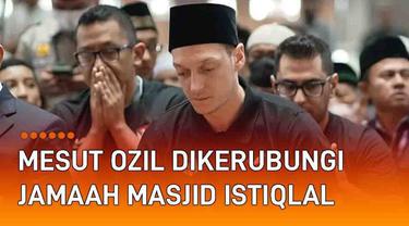 Kehadiran Mesut Ozil ke Indonesia tak hanya disambut pecinta sepak bola. Jamaah salat Jumat di Istiqlal turut menyambut kehadiran sang bintang. Mantan punggawa timnas Jerman itu terlebih dahulu salat Jumat berjamaah.