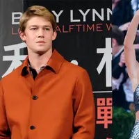 Hubungan Taylor Swift dan Joe Alwyn tersorot kamera ketika mereka sedang berkencan di Nashville beberapa pekan lalu. Joe menyambangi Taylor ke Amerika Serikat, namun ternyata ia punya rencana lain.  (AFP/Bintang.com)