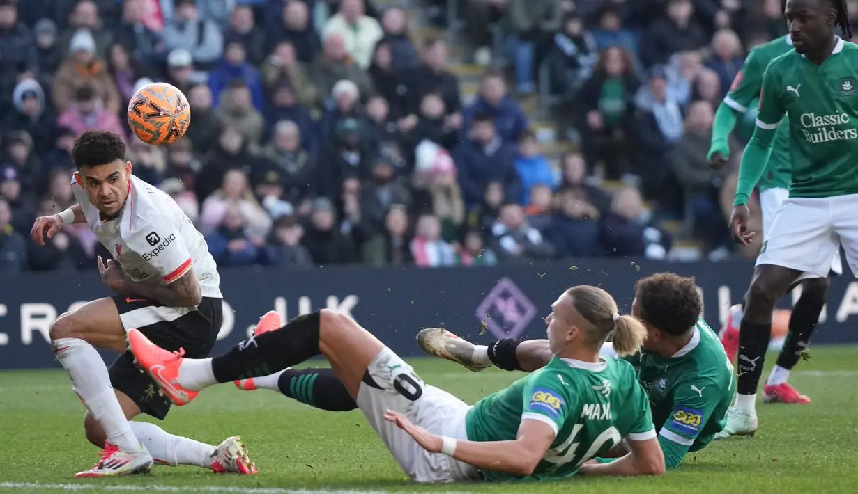Dengan hasil ini, misi Liverpool meraih Quadruple pun gagal. Liverpool kini tinggal berkompetisi di tiga ajang, yakni Premier League, Liga Champions, dan Piala Liga Inggris. (AP Photo/Alastair Grant)