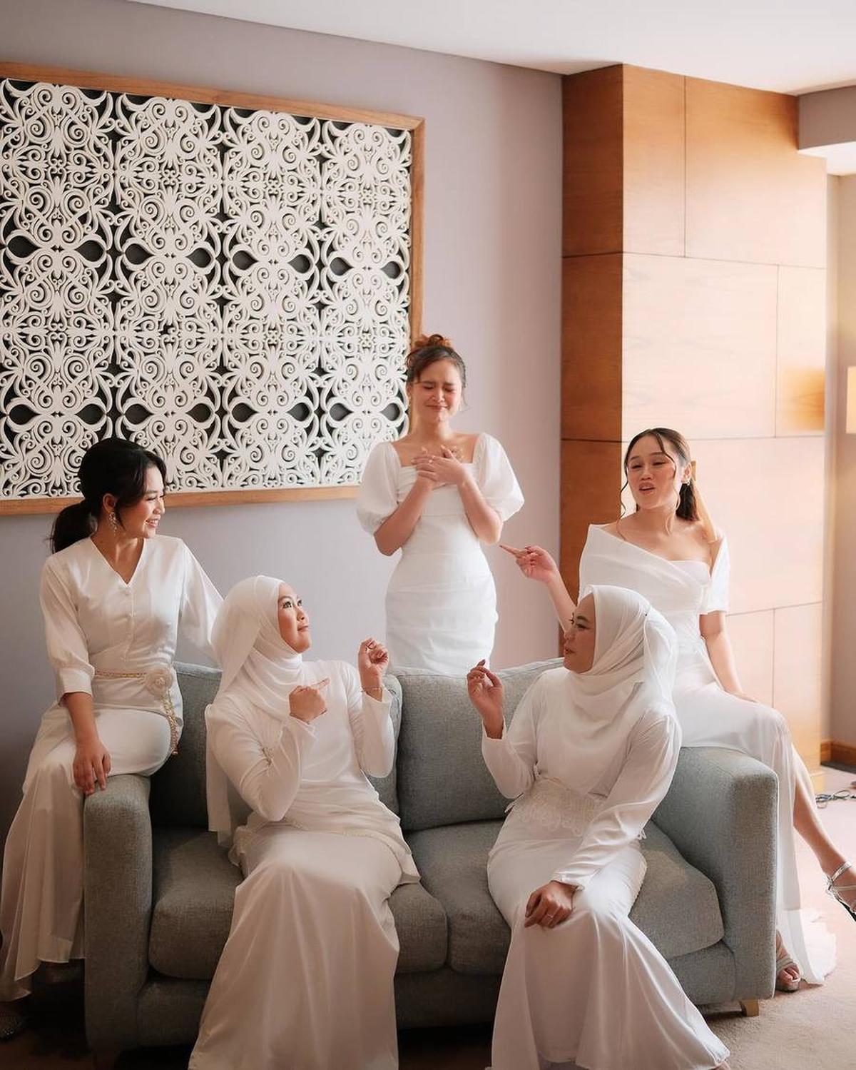 Para Bridesmaid Berkumpul