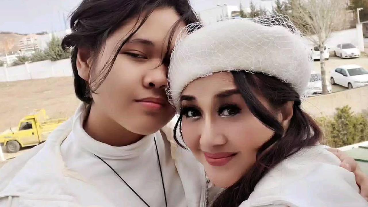 7 Potret Adrian Anak Semata Wayang Paramitha Rusady, Kini Sudah Remaja - Semakin Ganteng